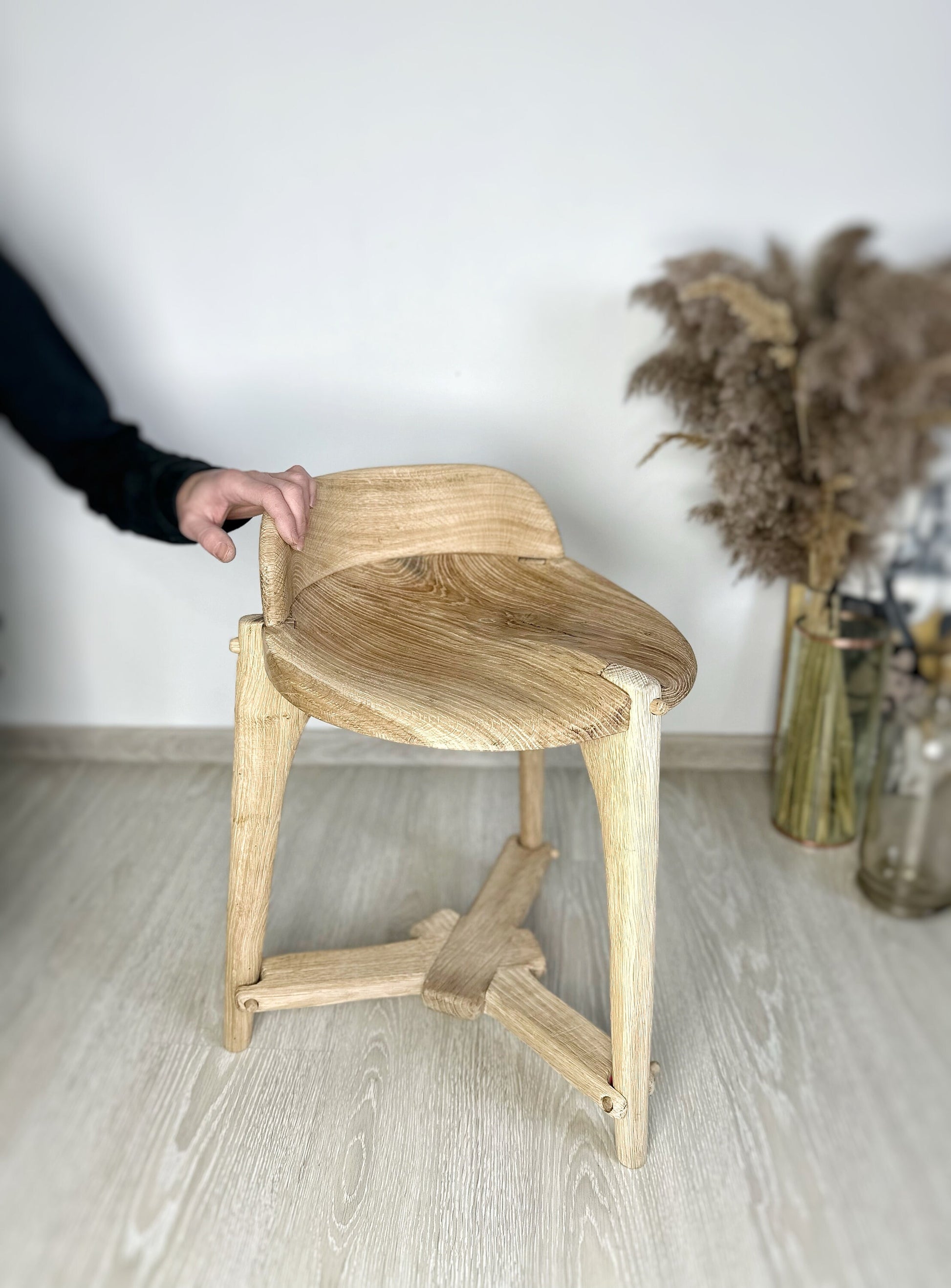 Handmade wood oak bar stool, three legged stool, chair seat, bar chair with back, dining chair, reclaimed wood, milking stool, height 45 cm