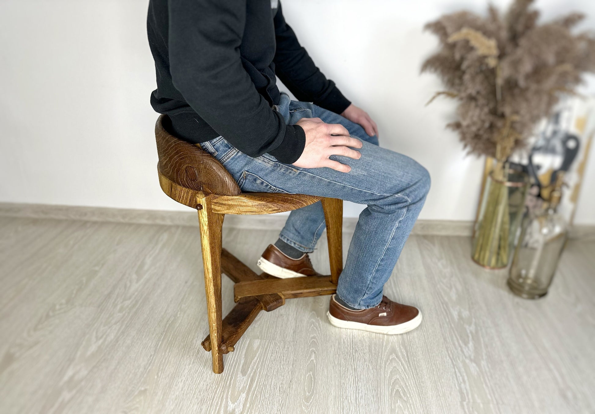 Handmade wood oak bar stool, three legged stool, chair seat, bar chair with back, dining chair, reclaimed wood, milking stool, height 45 cm